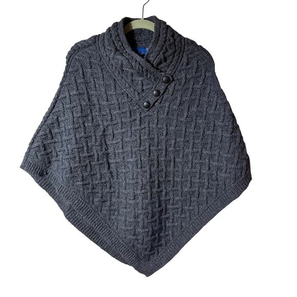 Nua Marino Wool Cable Knit Poncho SZ S or M Shawl button Collar Country Cozy - Picture 1 of 7